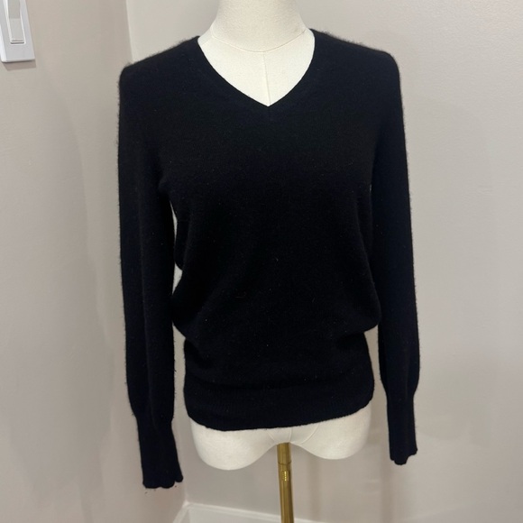 Only Mine 2 Ply 100% Cashmere black V-Neck Longsleeve Pull-over Sweater M - Picture 1 of 5